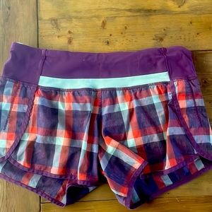 Lululemon shorts size 6